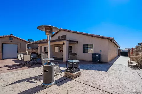 Exterior - 10222 E 37 Pl, Yuma, AZ 85365 photo 5 of 8