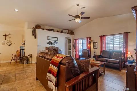 Living - 10222 E 37 Pl, Yuma, AZ 85365 photo 3 of 3