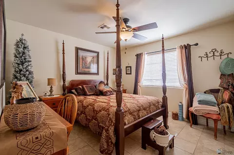Bedroom - 10222 E 37 Pl, Yuma, AZ 85365 photo 1 of 5