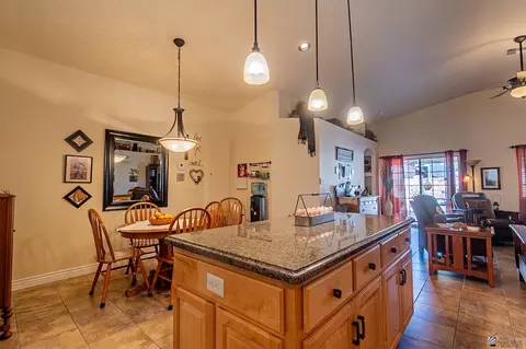 Kitchen - 10222 E 37 Pl, Yuma, AZ 85365 photo 3 of 3