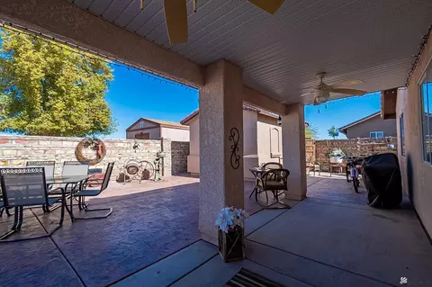 Exterior - 10222 E 37 Pl, Yuma, AZ 85365 photo 6 of 8