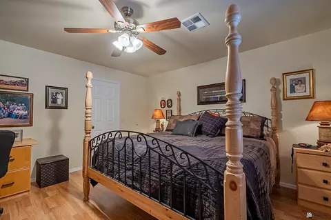 Bedroom - 10222 E 37 Pl, Yuma, AZ 85365 photo 4 of 5