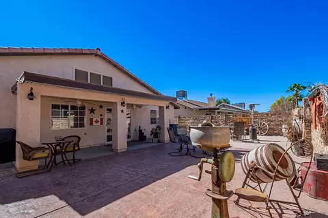 Exterior - 10222 E 37 Pl, Yuma, AZ 85365 photo 4 of 8