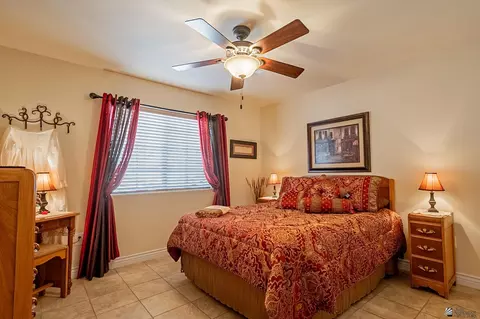 Bedroom - 10222 E 37 Pl, Yuma, AZ 85365 photo 2 of 5