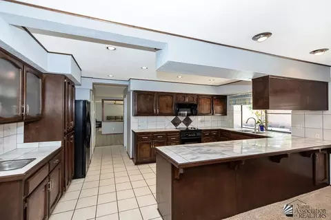 Kitchen - 2245 E 27 Way, Yuma, AZ 85365 photo 2 of 2