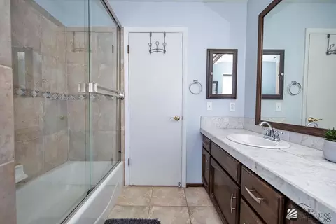 Bath - 2245 E 27 Way, Yuma, AZ 85365 photo 3 of 7