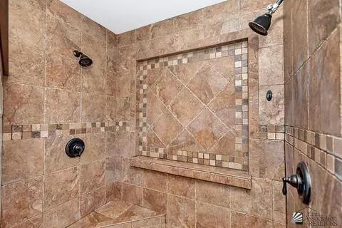 Bath - 2245 E 27 Way, Yuma, AZ 85365 photo 7 of 7