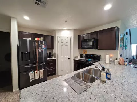 Kitchen - 7270 E 38 Ln, Yuma, AZ 85365 photo 2 of 2