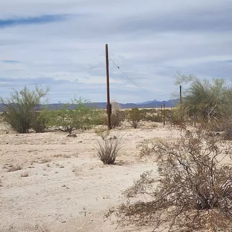 28222 E Cecil Cir, Wellton, AZ 85356