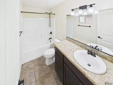 Bath - 5936 E 39 St, Yuma, AZ 85365 photo 4 of 4