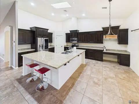 Kitchen - 5936 E 39 St, Yuma, AZ 85365 photo 3 of 4