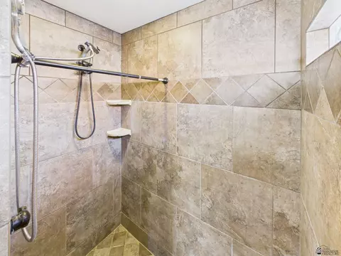 Bath - 5936 E 39 St, Yuma, AZ 85365 photo 2 of 4