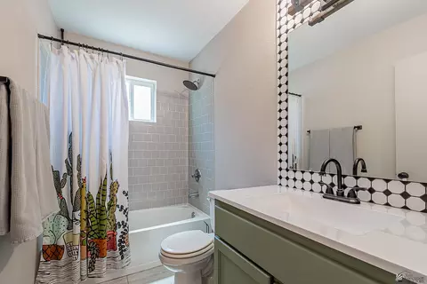 Bath - 7904 E 43 St, Yuma, AZ 85365 photo 4 of 5