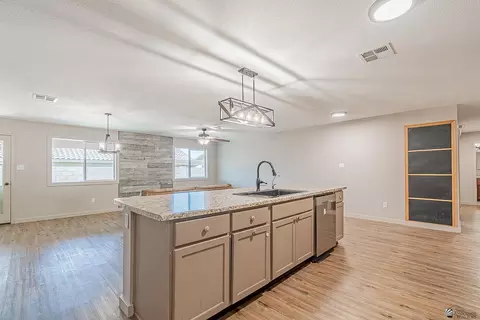 Kitchen - 7904 E 43 St, Yuma, AZ 85365 photo 3 of 6