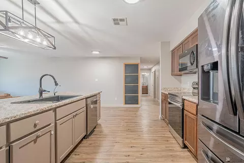 Kitchen - 7904 E 43 St, Yuma, AZ 85365 photo 5 of 6