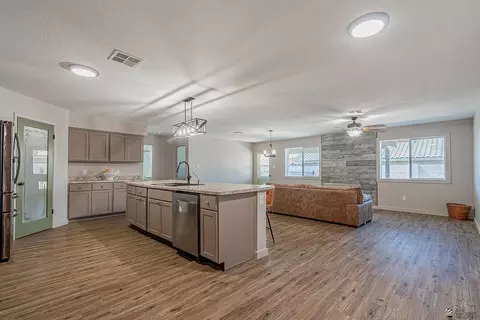 Kitchen - 7904 E 43 St, Yuma, AZ 85365 photo 1 of 6