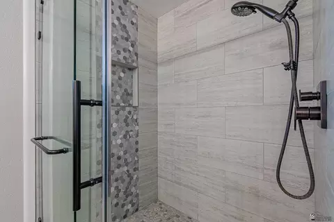 Bath - 7904 E 43 St, Yuma, AZ 85365 photo 3 of 5
