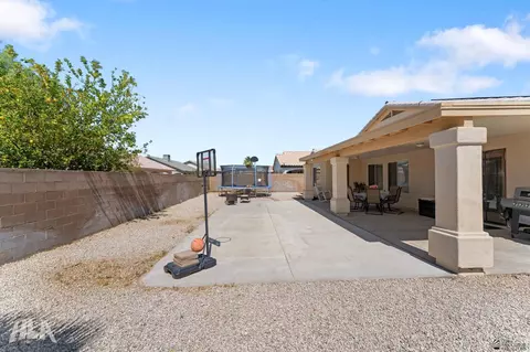 Exterior - 10616 E 38 Ln, Yuma, AZ 85365 photo 5 of 11