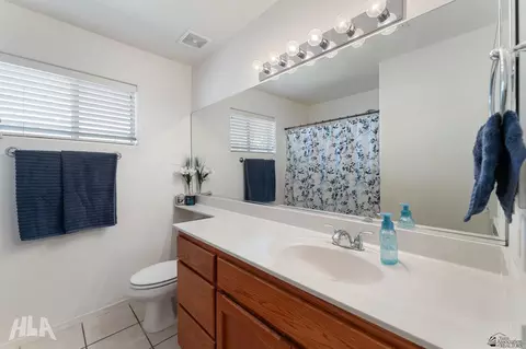 Bath - 10616 E 38 Ln, Yuma, AZ 85365 photo 1 of 4