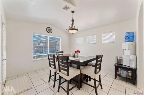 Dining - 10616 E 38 Ln, Yuma, AZ 85365 photo 2 of 4