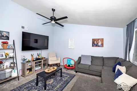 543 E 25 St, Yuma, AZ 85365 photo 3