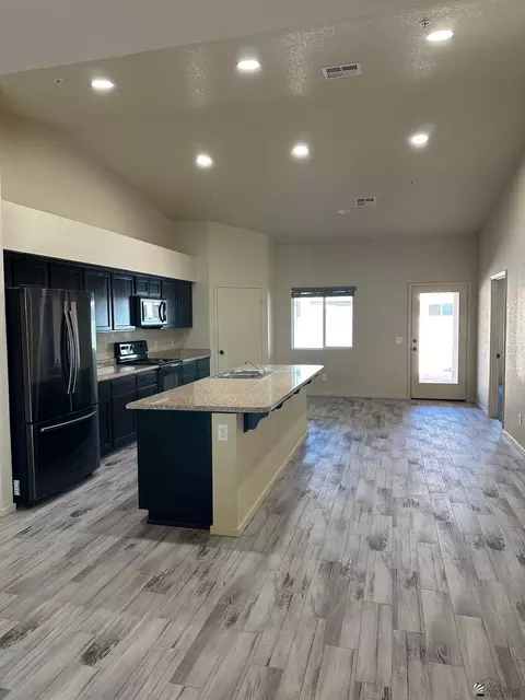 Kitchen - 7298 E 39 Pl, Yuma, AZ 85365 photo 1 of 4