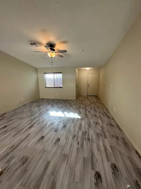 Living - 7298 E 39 Pl, Yuma, AZ 85365 photo 1 of 2