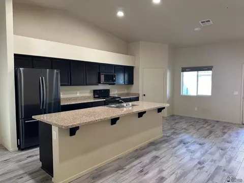 Kitchen - 7298 E 39 Pl, Yuma, AZ 85365 photo 2 of 4