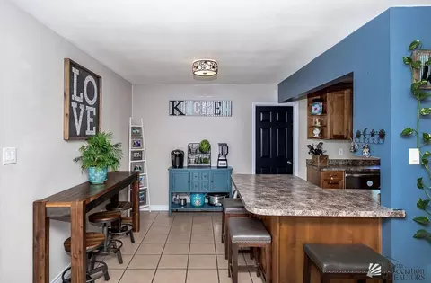 Kitchen - 285 E 26 St, Yuma, AZ 85364 photo 2 of 7