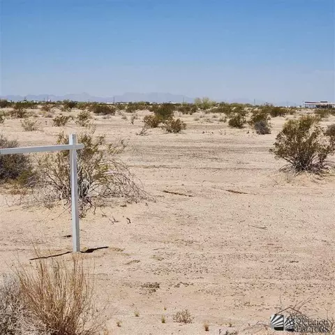 35-108 Citrus Cir, Tacna, AZ 85356