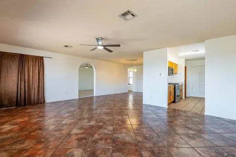 Living - 11255 E 27 St, Yuma, AZ 85367 photo 7 of 8