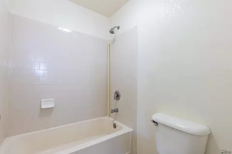 Bath - 11255 E 27 St, Yuma, AZ 85367 photo 3 of 3