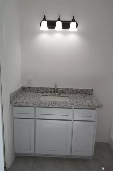 Bath - 13131 E 54 Dr, Yuma, AZ 85367 photo 1 of 4