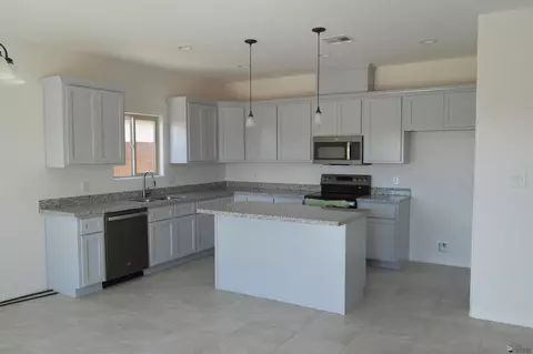 Kitchen - 13131 E 54 Dr, Yuma, AZ 85367 photo 2 of 2