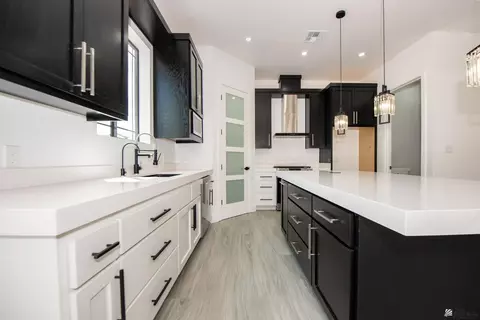 Kitchen - 7948 E 34 Ln, Yuma, AZ 85365 photo 6 of 8