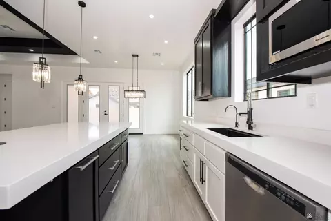 Kitchen - 7948 E 34 Ln, Yuma, AZ 85365 photo 7 of 8