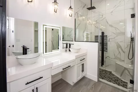 Bath - 7948 E 34 Ln, Yuma, AZ 85365 photo 1 of 3
