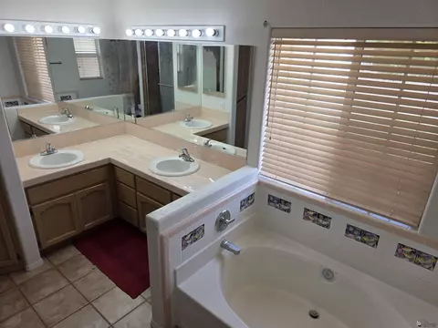 Bath - 7794 E Topeka Pl, Yuma, AZ 85365 photo 1 of 6