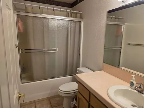 Bath - 7794 E Topeka Pl, Yuma, AZ 85365 photo 5 of 6