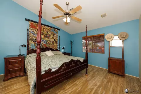 Bedroom - 7631 E 25 Pl, Yuma, AZ 85365 photo 2 of 2