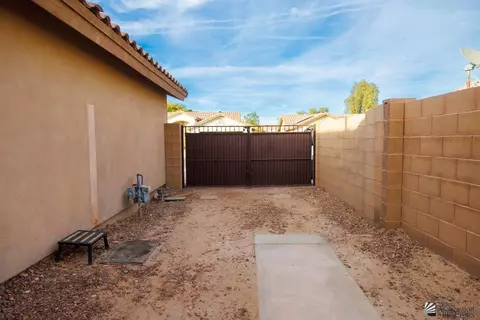 Exterior - 7631 E 25 Pl, Yuma, AZ 85365 photo 10 of 12