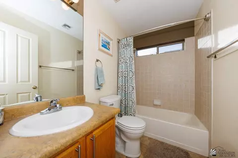 Bath - 7631 E 25 Pl, Yuma, AZ 85365 photo 1 of 3