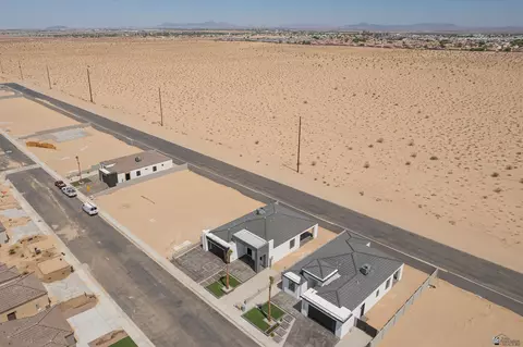 View/Area - 10652 E 45 Pl, Yuma, AZ 85367 photo 3 of 7