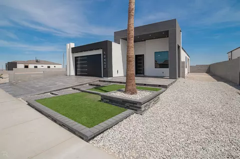 Exterior - 10652 E 45 Pl, Yuma, AZ 85367 photo 6 of 10