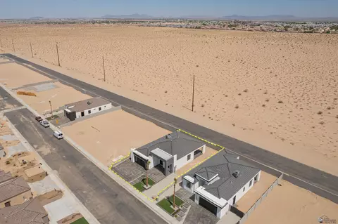 View/Area - 10652 E 45 Pl, Yuma, AZ 85367 photo 1 of 7