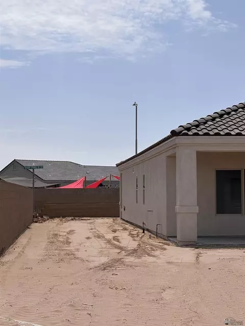 8588 E Desert Spring Dr, Yuma, AZ 85365 photo 3