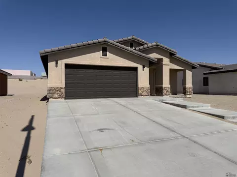 1561 N Quintero Ave, San Luis, AZ 85336