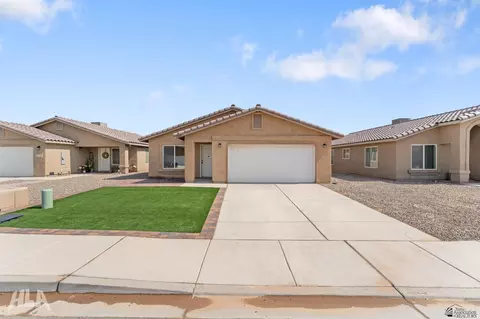 7520 E 45 St, Yuma, AZ 85365