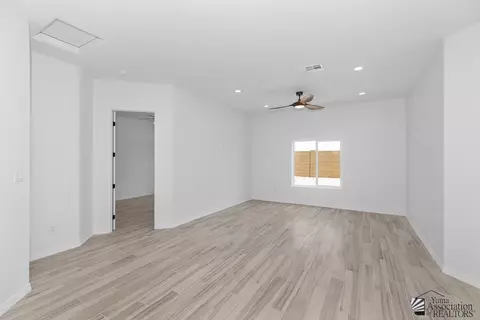 Living - 7882 E 35 Pl, Yuma, AZ 85365 photo 2 of 3