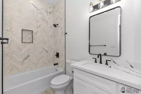 Bath - 7882 E 35 Pl, Yuma, AZ 85365 photo 1 of 3